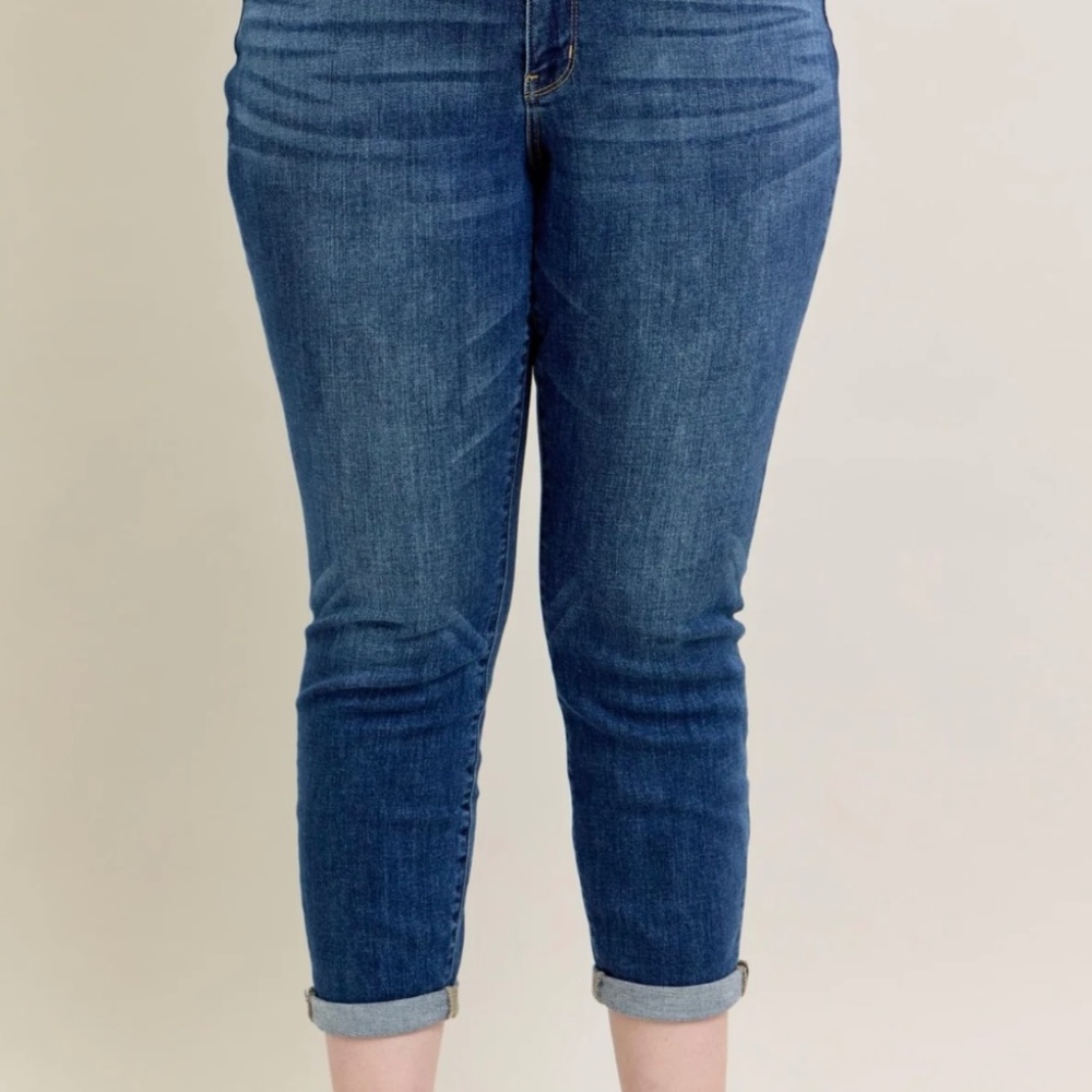 Judy Blue Basic Mid-Rise Cuffed Slim Denim Jeans (style: 82428)